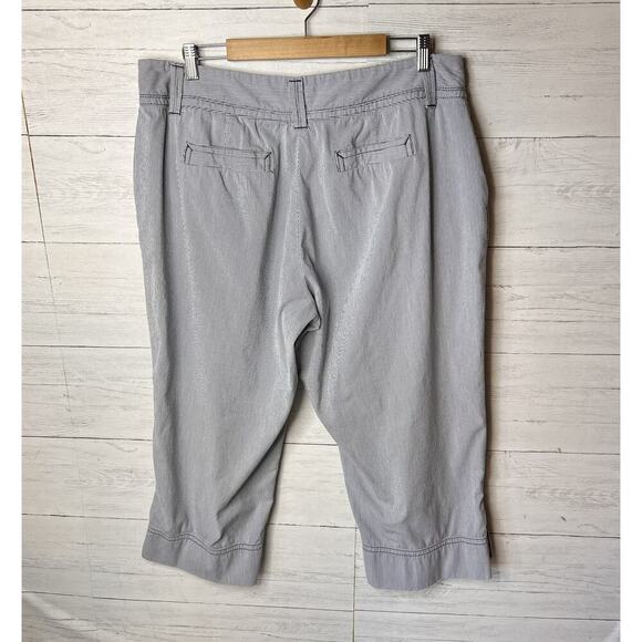 Charter Club Pants Womens Size 18W Blue & White Pinstriped Nautical Classic Fit - Picture 11 of 16